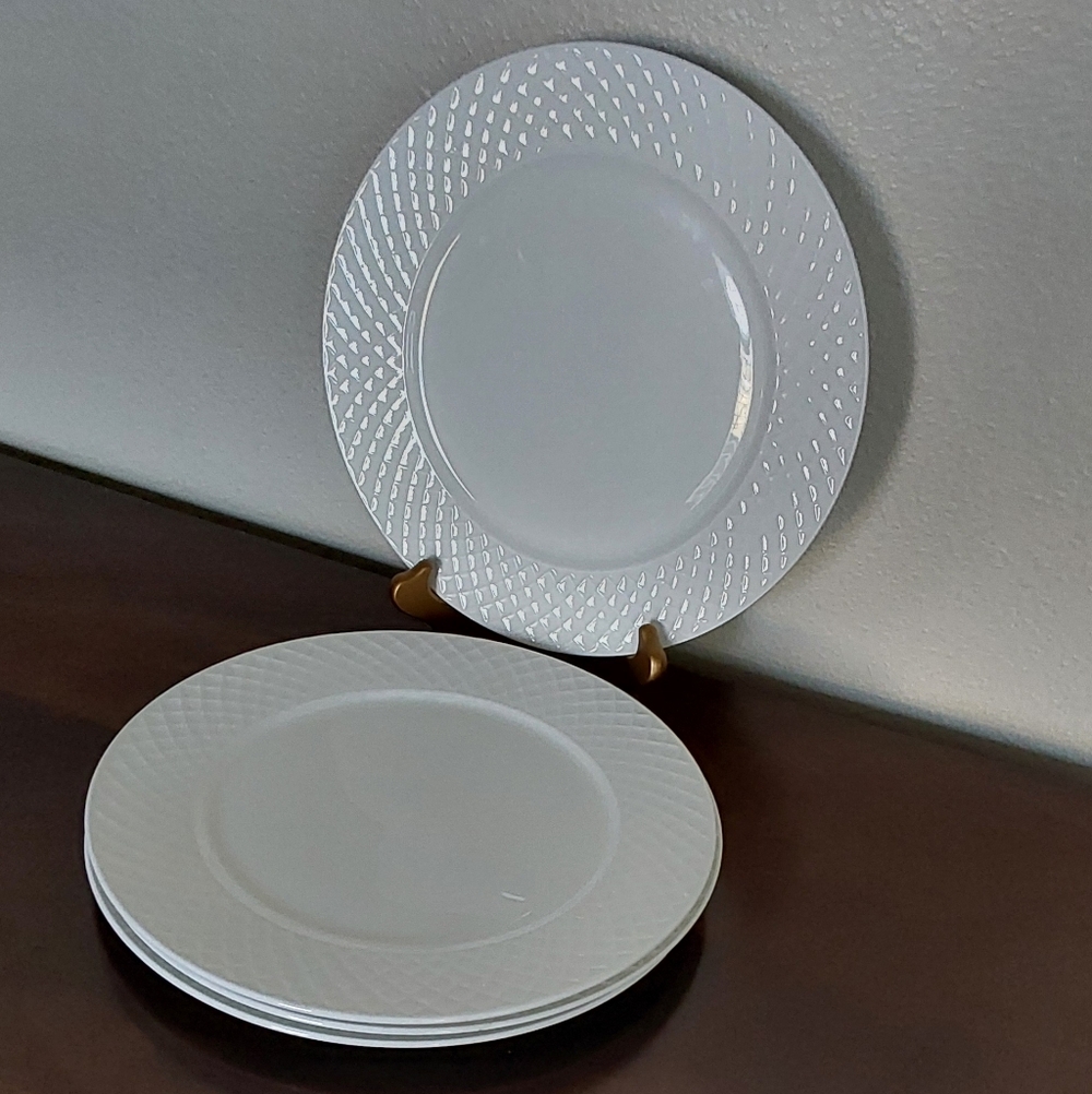 Mikasa Trellis Elegant White Dinner Plate Set Of 4